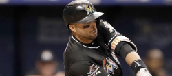 Marlins activan a Martín Prado