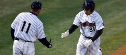 Flores es líder en HR en la Liga Internacional (+VIDEO)