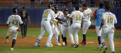 Pelotazo en extrainning da victoria a Tigres