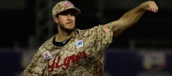 Darin Downs sale del roster
